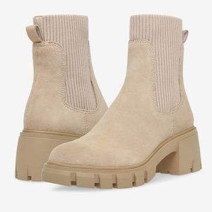 NWOB Steve Madden Hayle Platform Chelsea Boot- Sand